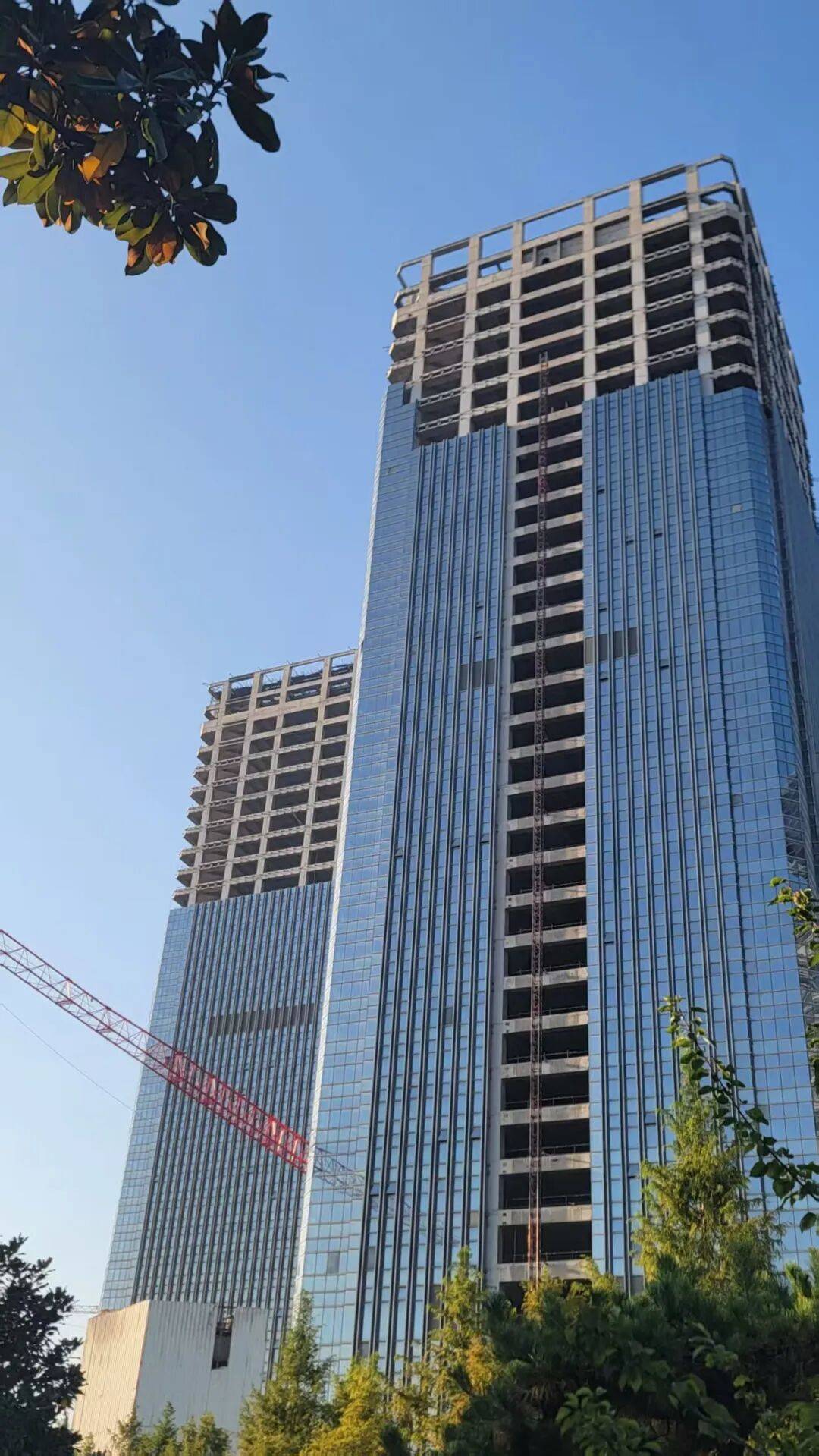 西安地标“双子塔”荒芜十年<strong></p>
<p>ok交易所下载</strong>,7.48亿起拍