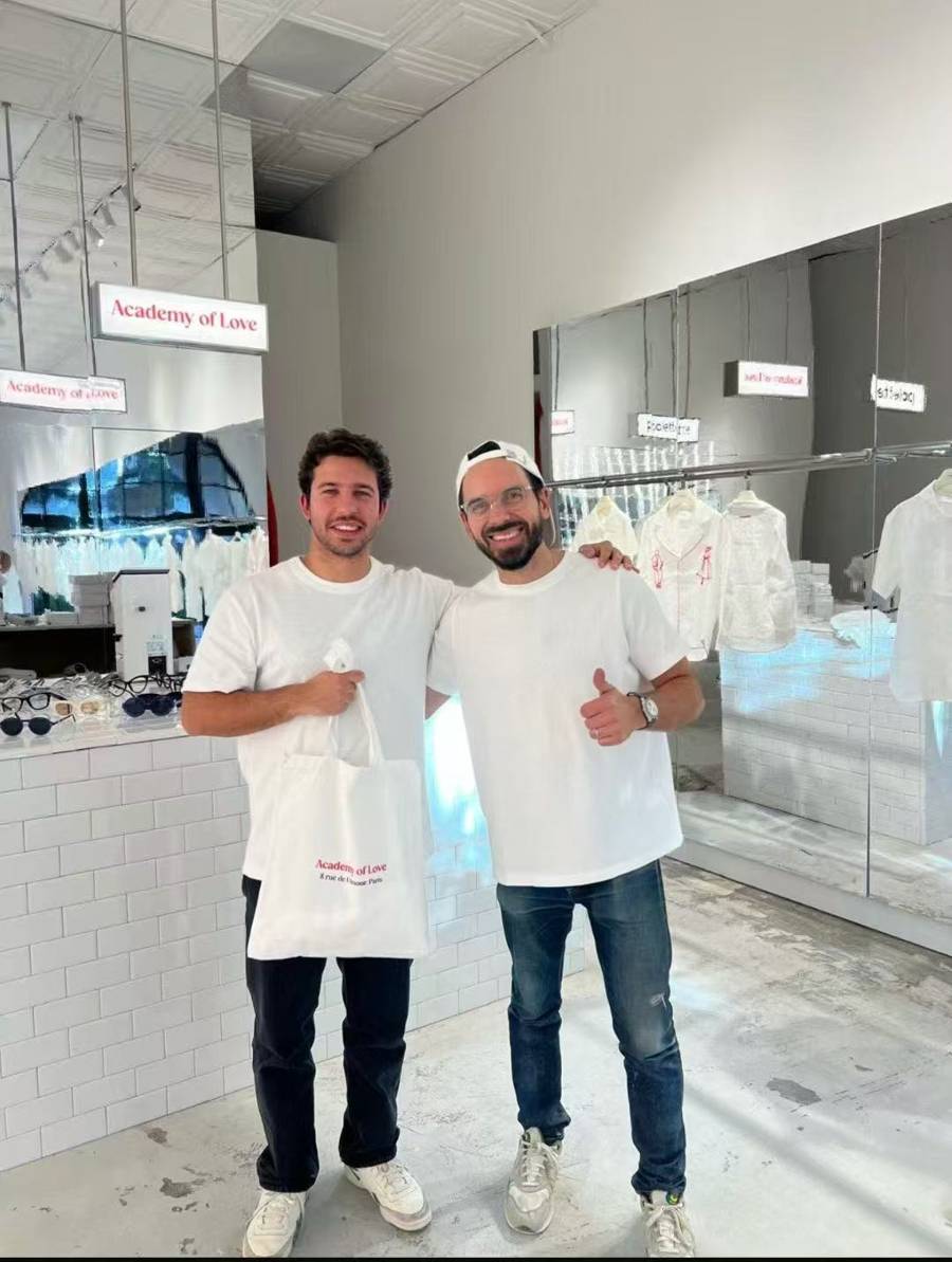 法国人在上海开店<strong></p>
<p>Sol</strong>,只卖白色衣服竟然火了丨上海滩上洋掌柜