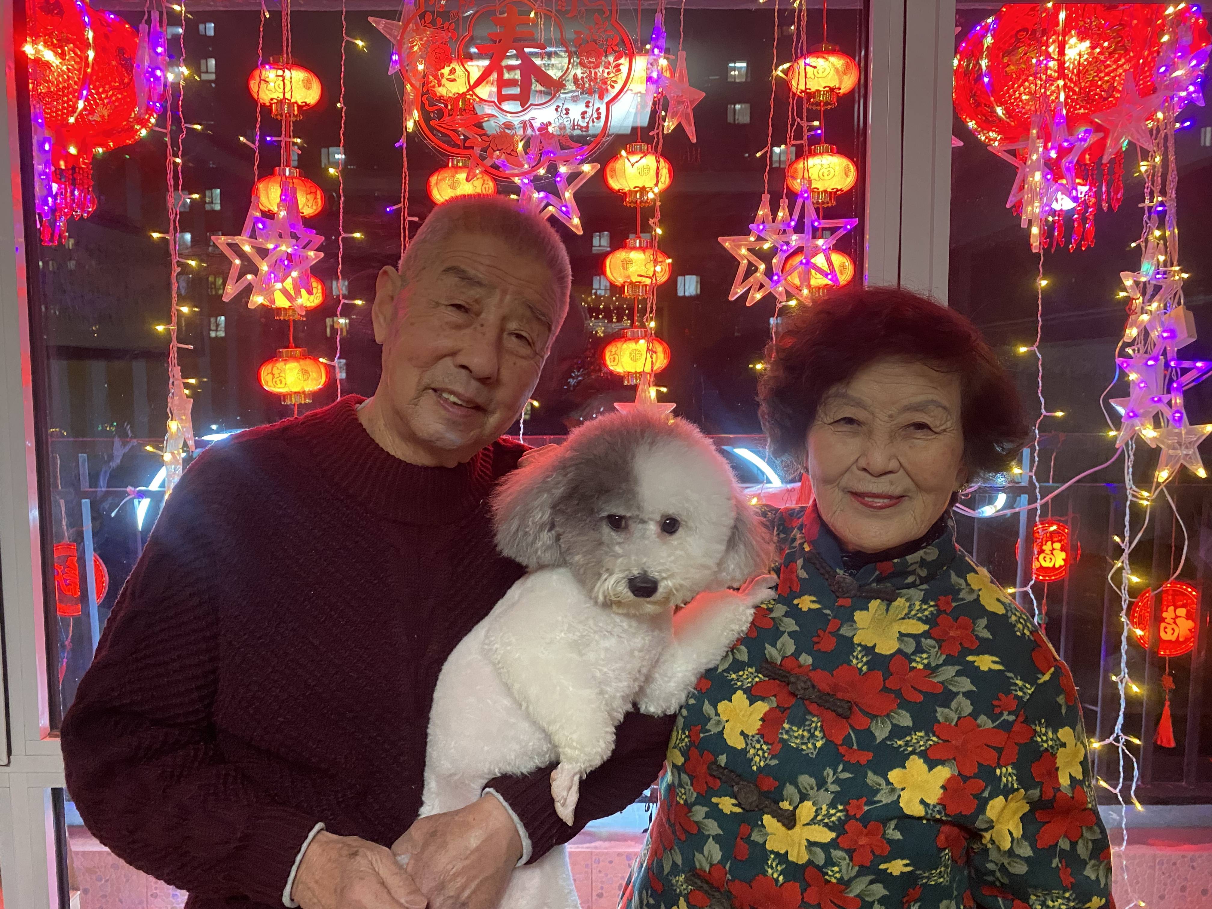 女子晒照对比奶奶自爷爷去世9个月后变化:再也不是时髦的老太太了<strong></p>
<p>Sol</strong>,评论区泪目