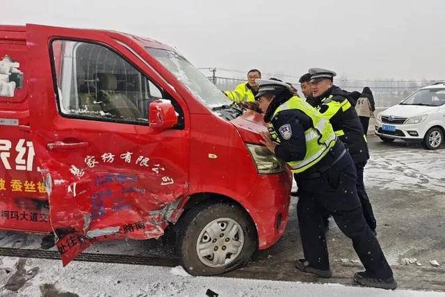 外交部发言人毛宁点赞山东德州交警<strong></p>
<p>usdc</strong>!