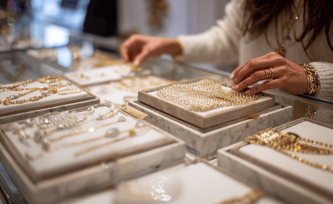 潮汕老板卖0.1克黄金<strong></p>
<p>usdc</strong>,今年已进账62亿