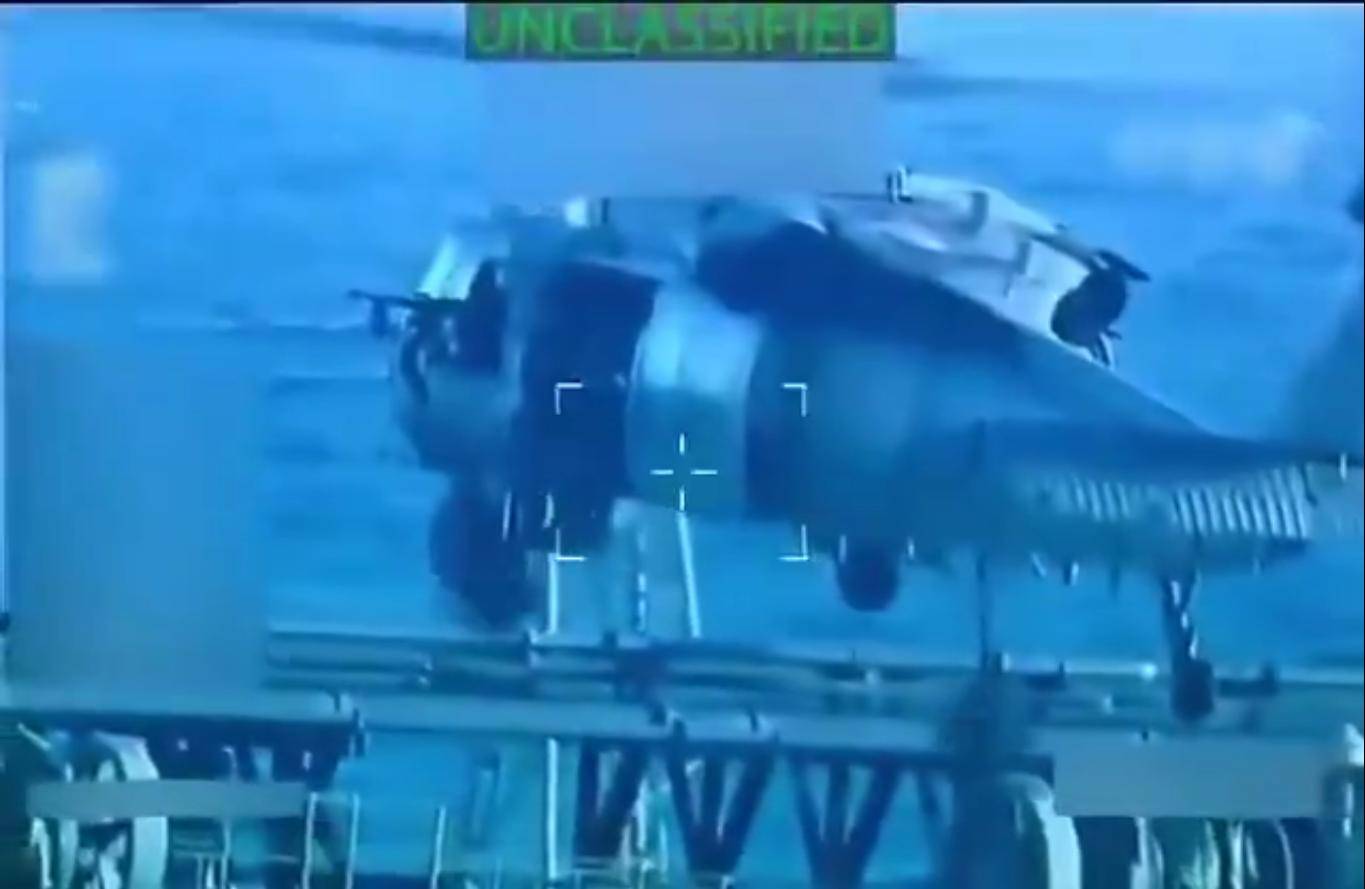 比导弹打击更狠!美军空降油轮<strong></p>
<p>usdc</strong>,抢110万桶石油,打击中俄古委伊