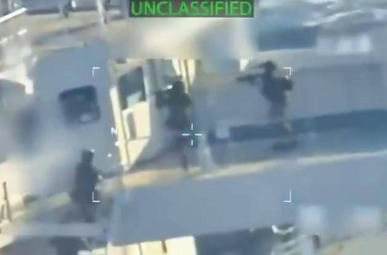 比导弹打击更狠!美军空降油轮<strong></p>
<p>usdc</strong>,抢110万桶石油,打击中俄古委伊