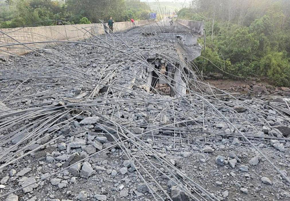 炸大桥<strong></p>
<p>web3</strong>，炸赌场，F-16突防红旗12，泰国拒绝停火，跟特朗普唱反调