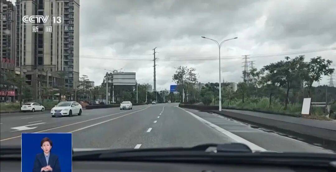 央视披露:男子在网吧厕所墙上看到“高薪日结5000-20000”广告<strong></p>
<p>xlm币</strong>,即将出境时被警方拦下