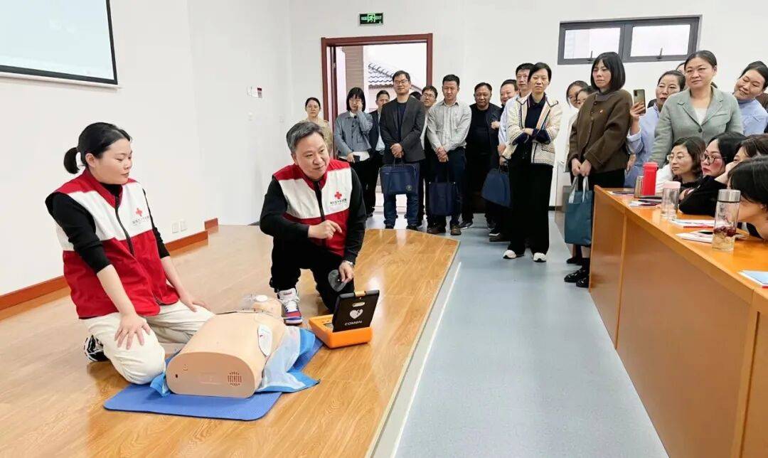 1.4万救护员+89台AED<strong></p>
<p>xmr币</strong>，随州市红十字会织密“黄金4分钟”生命网