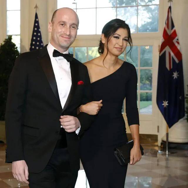 美国白宫高官之妻、保守派网红社媒发帖暗示美国要“拿下格陵兰岛”，丹麦驻美大使发声：我们希望丹麦的领土完整能得到充分的尊重