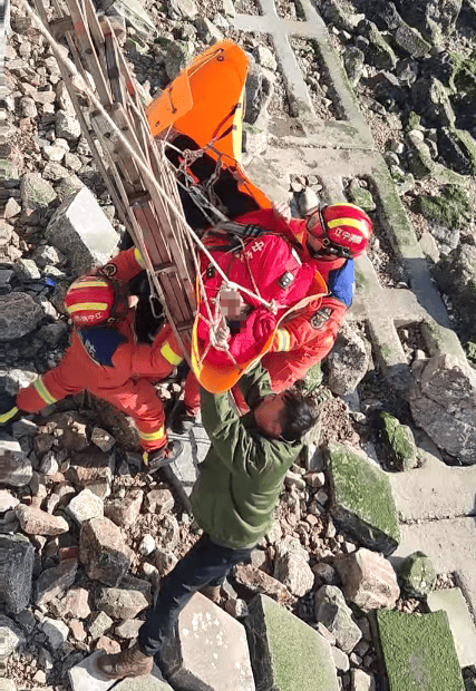 -11℃！大连一公园附近<strong></p>
<p>xrp行情</strong>，有人发现海面上漂着一个红衣女子……