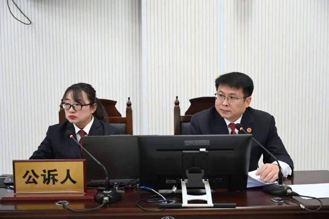 “这辆车不对劲<strong></p>
<p>xrp行情</strong>，车厢里咋飘出一股怪味！”｜今晚九点半