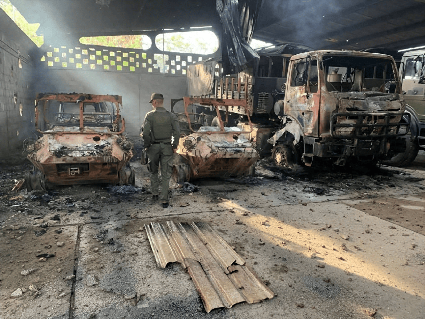 连营区都没开出，中国造 “山猫” 军车就被炸成残骸，难怪输得如此惨烈