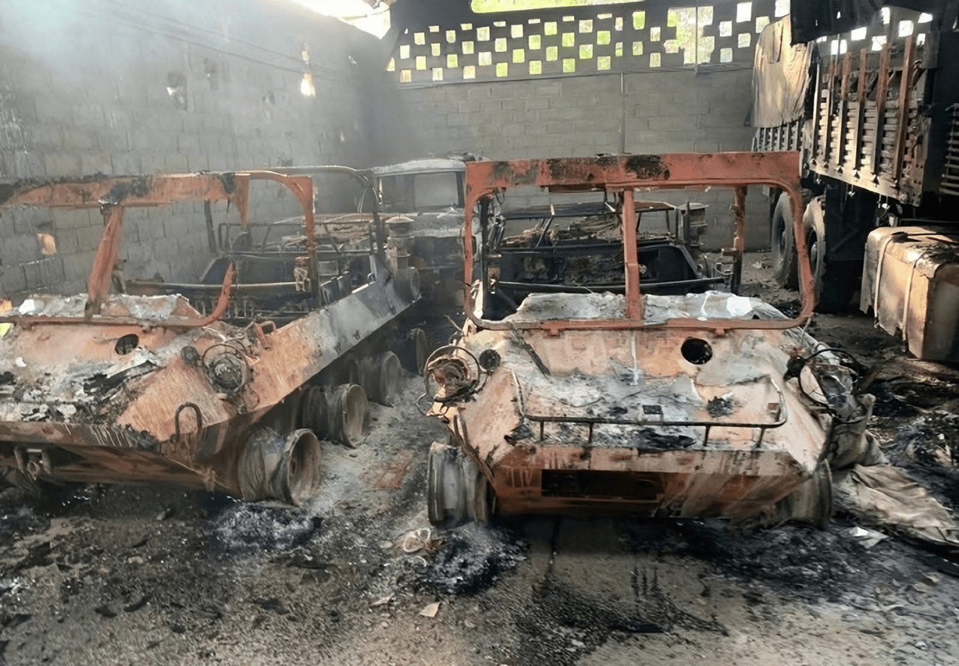 连营区都没开出<strong></p>
<p>xrp最新消息</strong>，中国造 “山猫” 军车就被炸成残骸，难怪输得如此惨烈