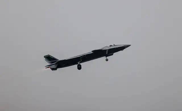 官宣！歼-20正式迈入“5.5代战机”时代<strong></p>
<p>白银现货平台</strong>，性能上有了哪些进步？