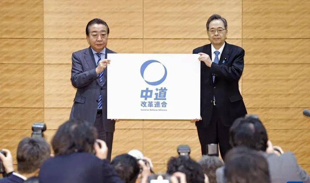 172：233！日本政坛已变天<strong></p>
<p>白银现货平台</strong>，高市早苗疯狂洗牌，新首相浮出水面，给中方提了个醒