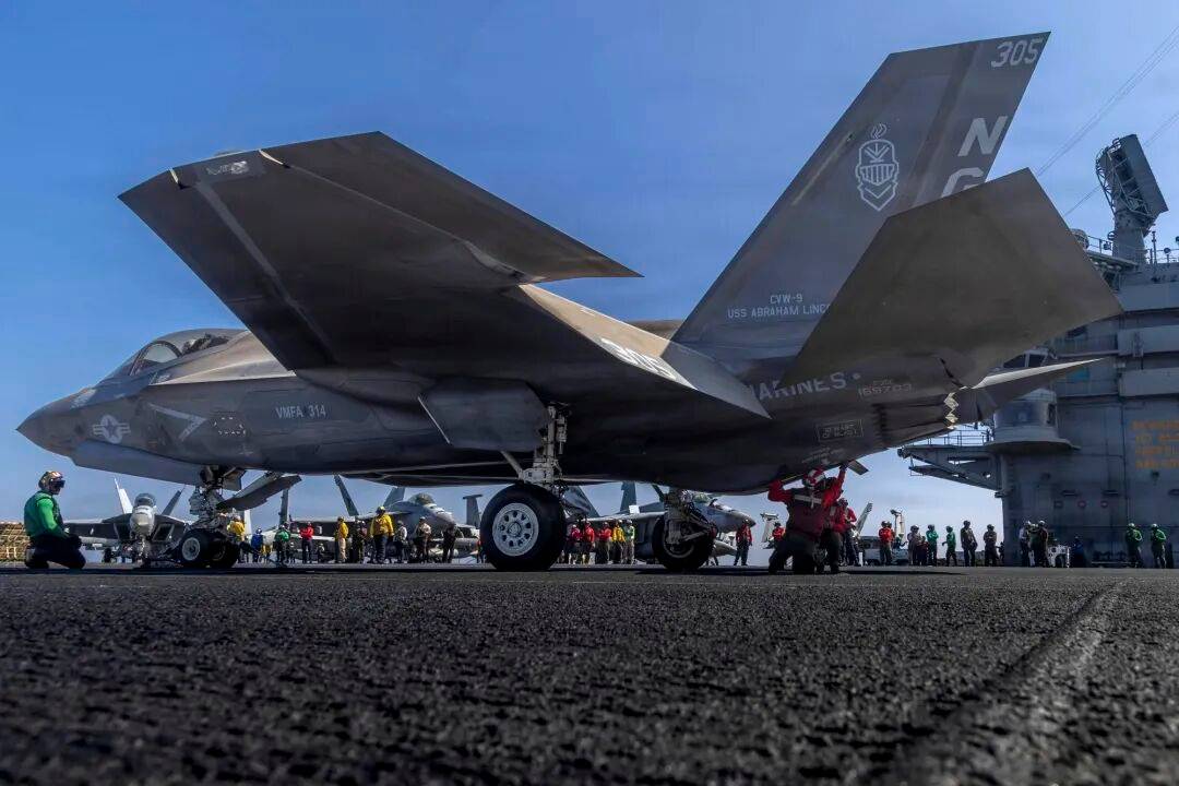 美军最大航母“福特”号停靠希腊<strong></p>
<p>现货挂牌</strong>，650个厕所坏了近9成，舰员上厕所排队要四五十分钟