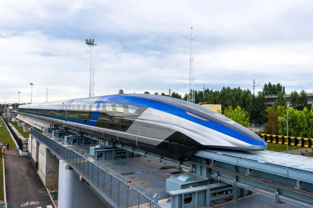 山东省委常委、青岛市委书记曾赞荣:推动科技创新和产业创新深度融合 因地制宜培育发展新质生产力